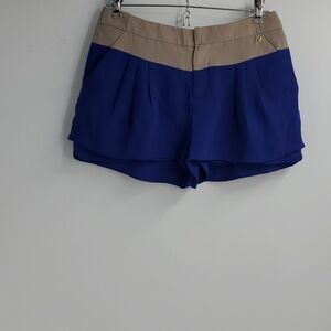 Only woman short